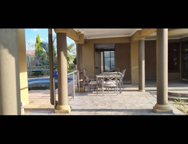 6 BEDROOM HOUSE FOR SALE IN SUMMERSET